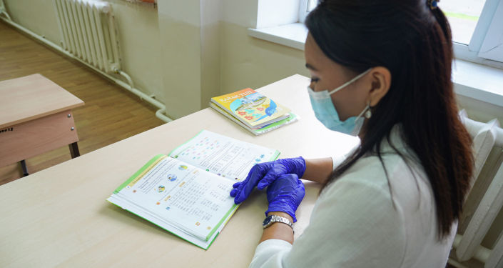 Зарплата учителей и воспитателей детсадов выросла еще на