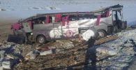 Қарағанды облысында жолаушылар автобусы аударылды – видео