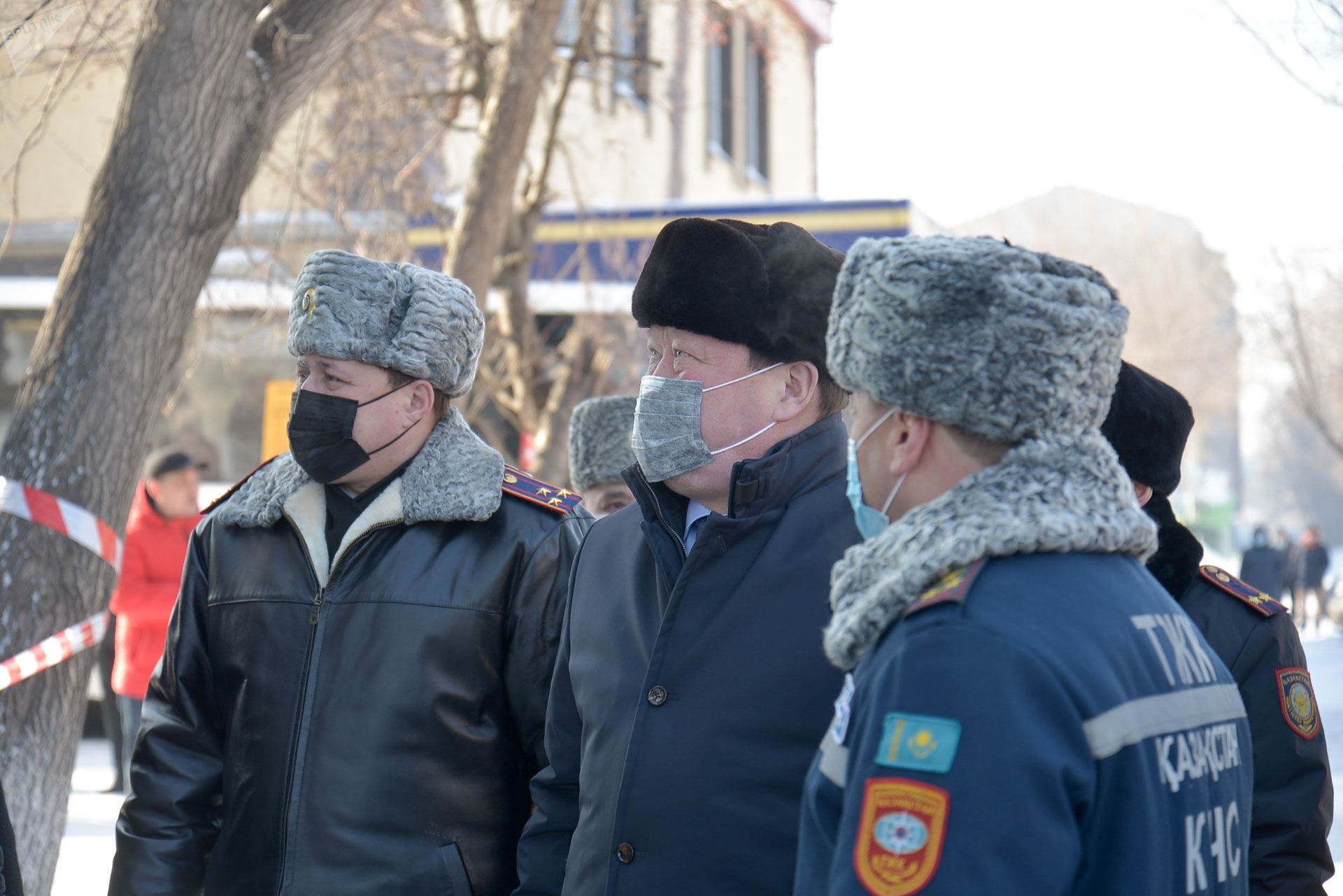 Аким на месте ЧП, где произошел взрыв газа в жилом доме в Петропавловске