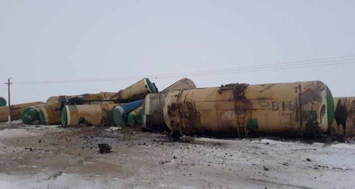 В Актюбинской области произошел сход 22 грузовых цистерн 