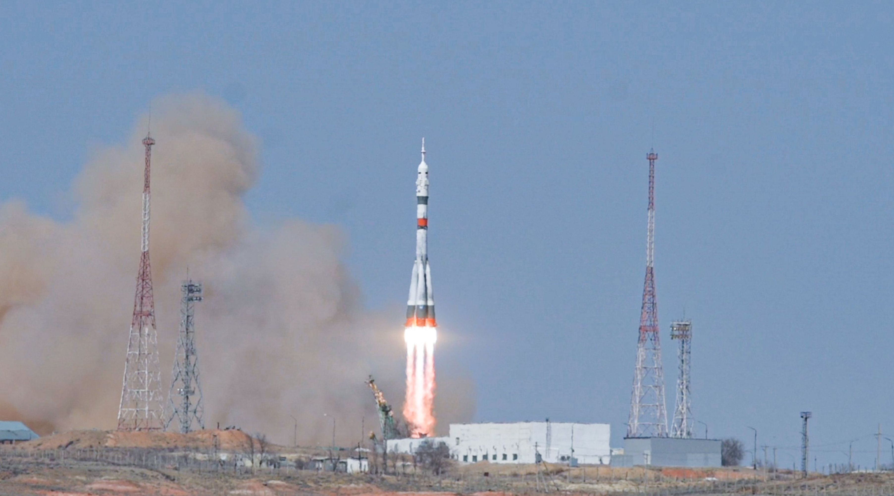 Запуск корабля Союз МС-18 Гагарин с Байконура 
