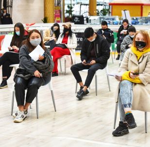 Вакцинация в ТРЦ Мега в Нур-Султане