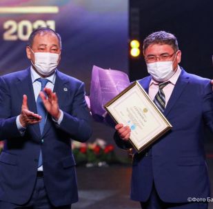 В Казахстане вручили награды разработчикам вакцины QazVac