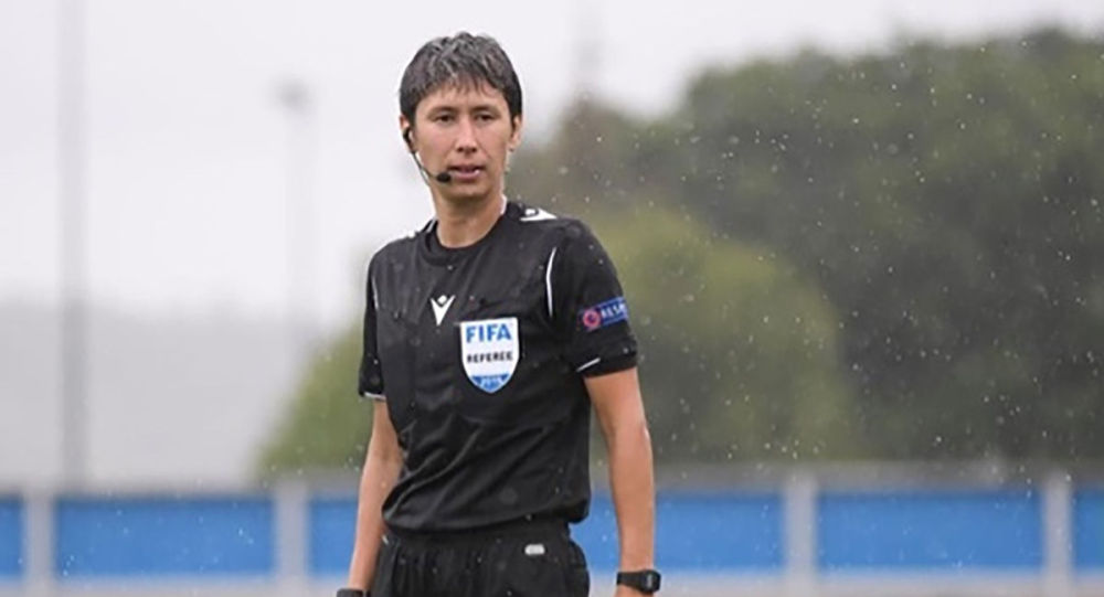 Матч Казахстанской Премьер-лиги впервые в истории обслуживает арбитр-женщина