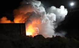 Вагоны с желтым фосфором горят в Арыси