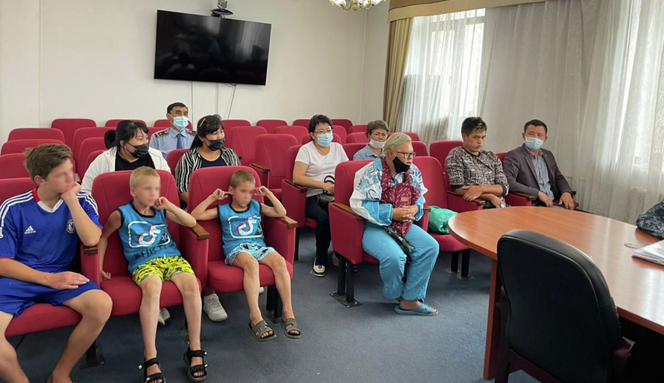 Четверо детей, отданные опекунам, подвергались издевательствам в Алматинской области