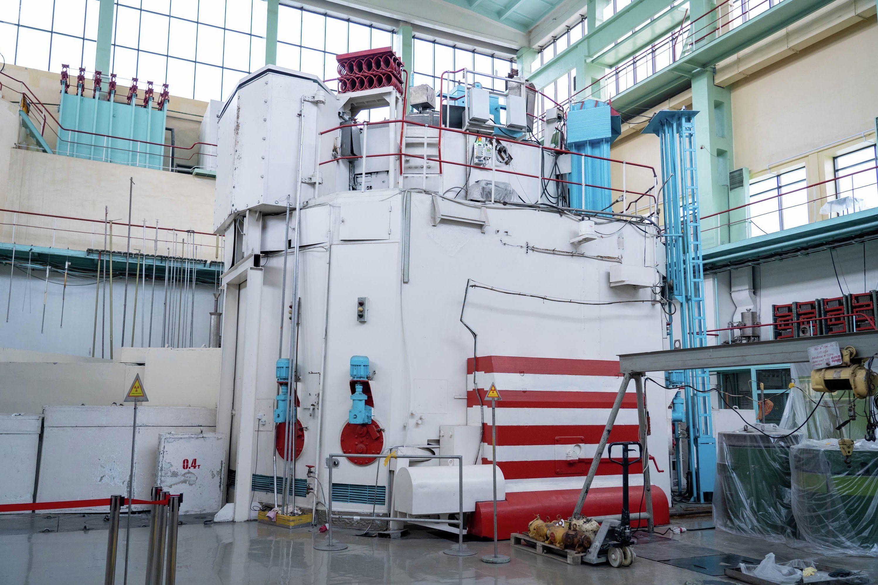 Водо-водянной реактор, который находится в Институте ядерной физики в Алматы