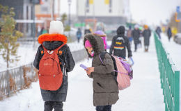Дети идут в школу 