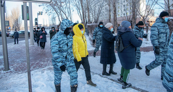 Антиваксеры пришли в Минздрав и устроили шумную акцию протеста