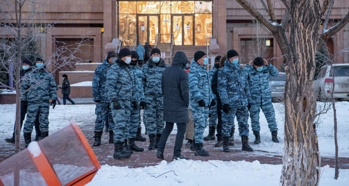 Антиваксеры пришли в Минздрав и устроили шумную акцию протеста