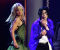 Майкл Джексон (справа) выступает с Бритни Спирс в Мэдисон-Сквер-Гарден в Нью-Йорке 7 сентября 2001 года.