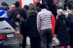 Столпотворение на АЗС в Алматы 7 января: люди набирают бензин