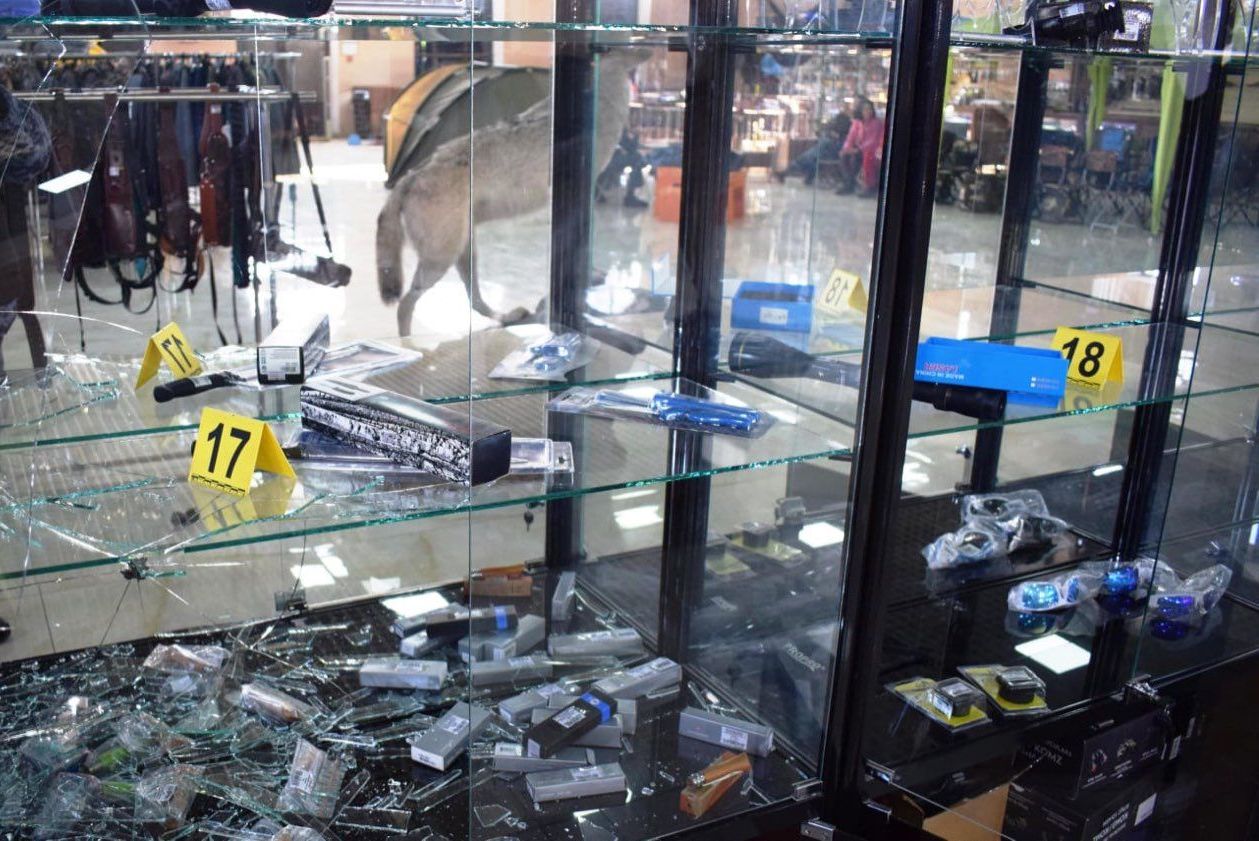 В Кызылорде задержаны двое жителей, ограбившие охотничий магазин