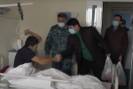 Мура и Медет из сериала Патруль навестили полицейских Алматы в больнице