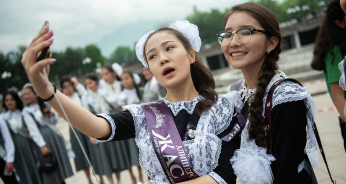 Выпускники алматинских школ