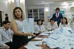 Подсчет бюллетеней на избирательных участках на выборах президента Казахстана  2019
