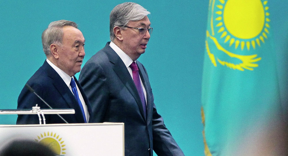 Первый президент Казахстана, Лидер нации Нурсултан Назарбаев (слева) и действующий президент Казахстана Касым-Жомарт Токаев
