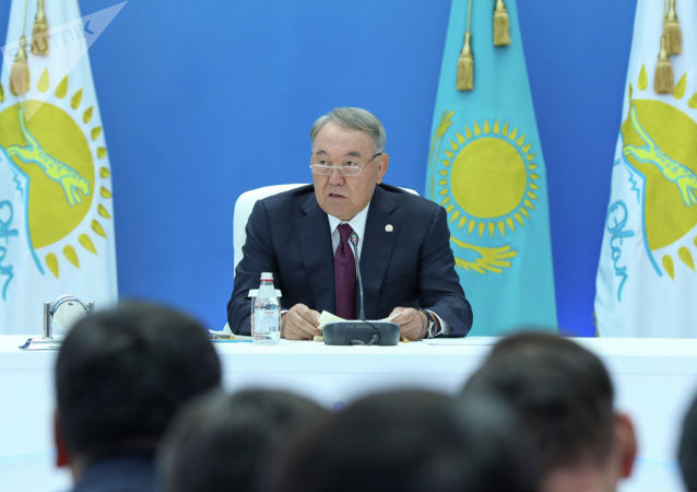 Елбасы Нурсултан Назарбаев на заседании политсовета партии Nyr Otan, архивное фото