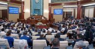Мемлекет басшысы Қасым-Жомарт Тоқаев парламент палаталарының бірлескен отырысында сөз сөйлеп жатыр
