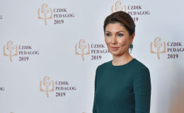 Алия Назарбаева на награждении педагогов