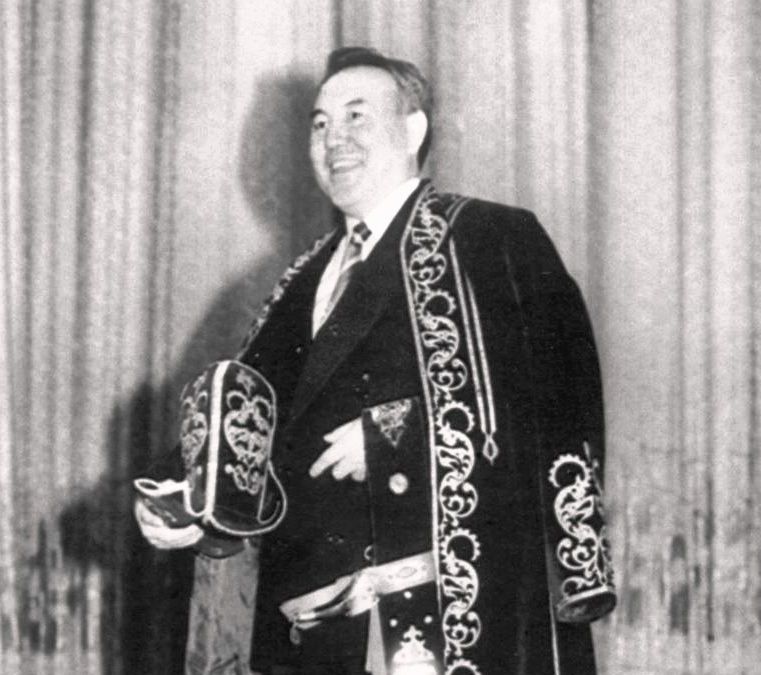 16 декабря 1991 года Верховный Совет Казахской ССР провозгласил государственную независимость республики. Нурсултан Назарбаев становится  Президентом Республики Казахстан