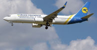 Украинский самолет Boeing 737- 800, архивное фото