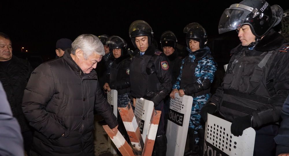 Вице-премьер Бердибек Сапарбаев совершил ночной объезд в Кордайском районе