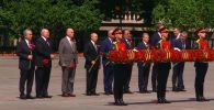Президенты возложили цветы к Могиле Неизвестного солдата