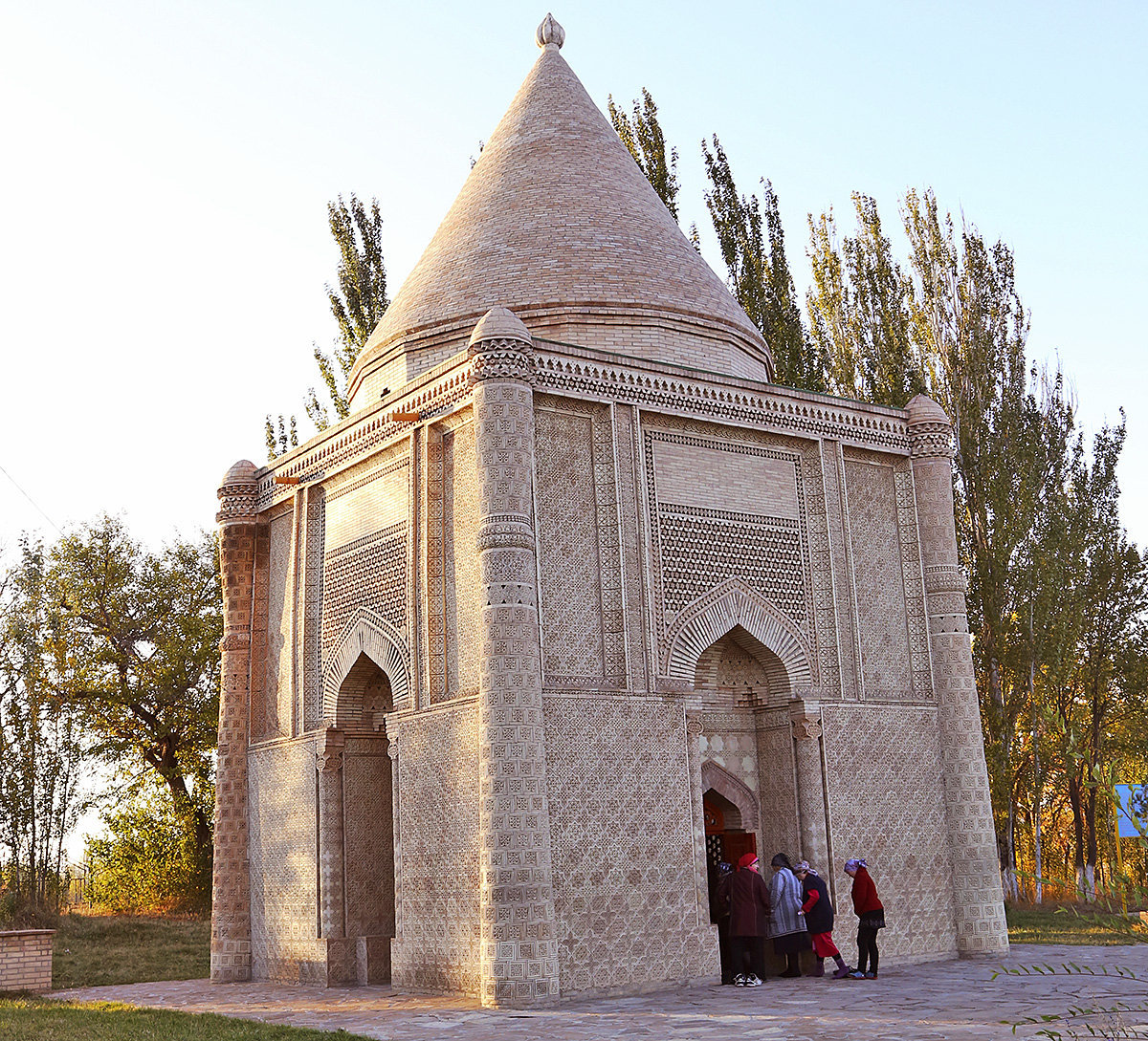 мавзолеи казахстана