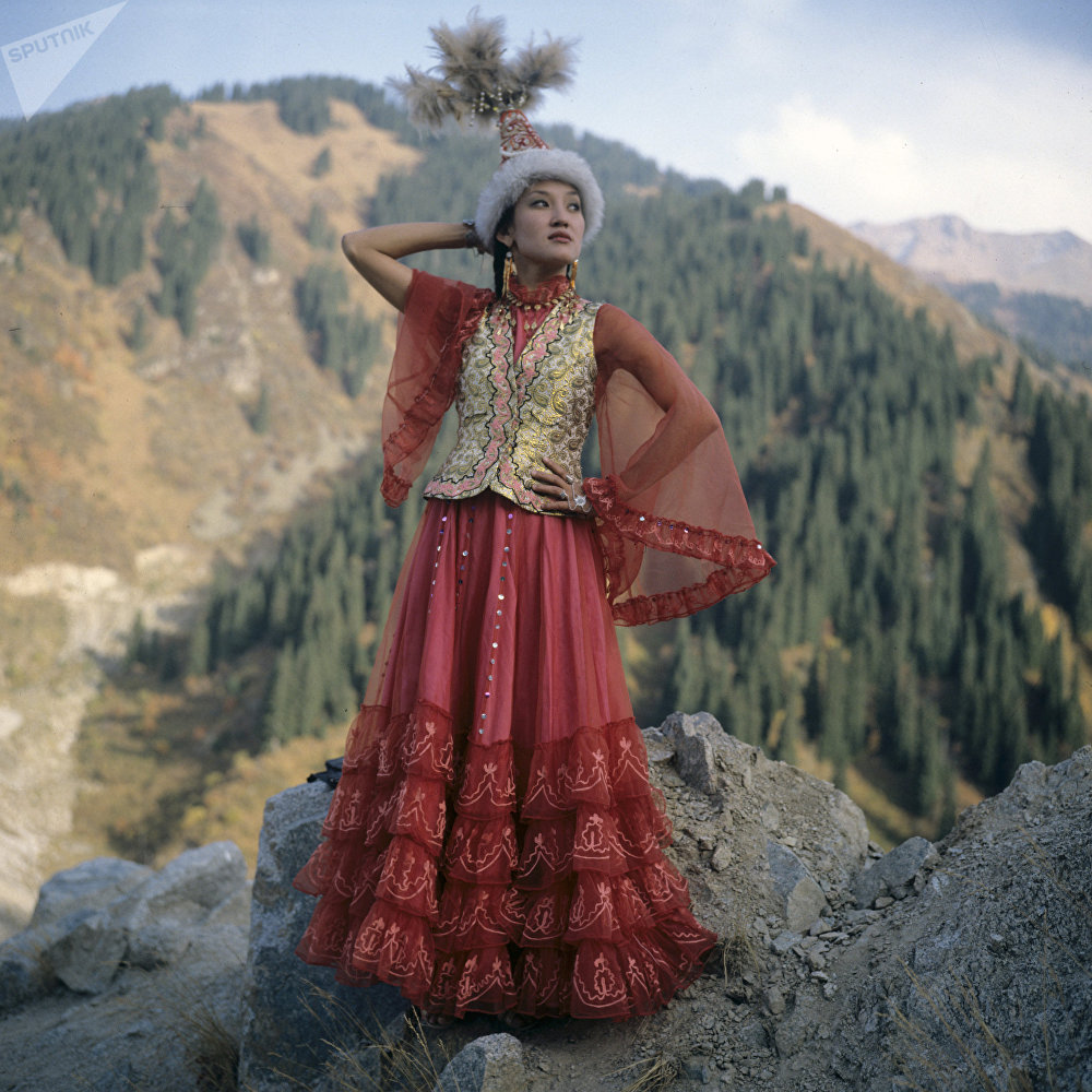 Национальная одежда киргизии женщин