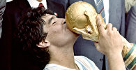 Диего Марадона во время вручения Кубка мира