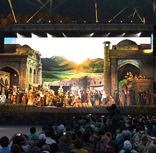 Посещение оперы Биржан-Сара