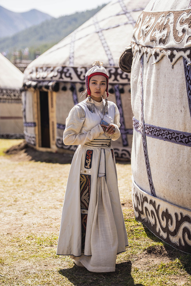 Кыргызская национальные костюмы для девочек