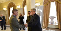  В посольстве России в РК вручили медали За боевые заслуги участнику боевых действий в Афганистане Фаилу Шаисламову