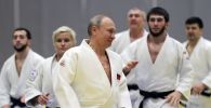 Владимир Путин во время тренировки по дзюдо, архивное фото