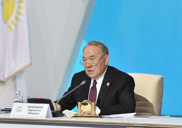 Нурсултан Назарбаев на съезде партии Нур Отан