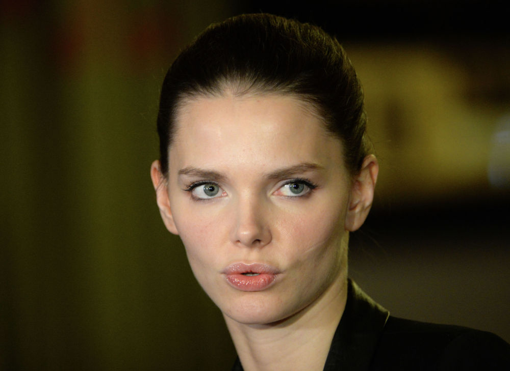 знаменитости с изъянами во внешности. актеры с дефектами. шрам на лице у боярской. лиза боярская шрам. лиза боярская шрам.