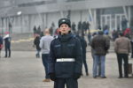 Полицейский у стадиона перед матчем Казахстан-Россия