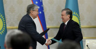 Президент Казахстана Касым-Жомарт Токаев и президент Узбекистана Шавкат Мирзиёев