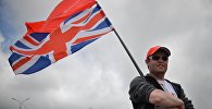 Болельщик с флагом Великобритании, архивное фото