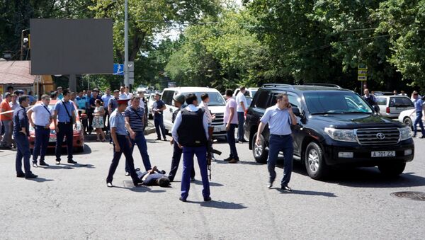 Задержание подозреваемого в нападении на полицейских в Алматы - Sputnik Казахстан