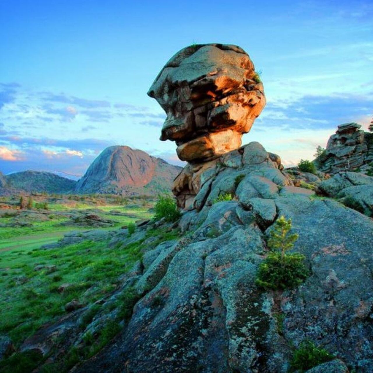 Порно әке қызын оның еркінен тыс барлық тесіктерге үйретеді