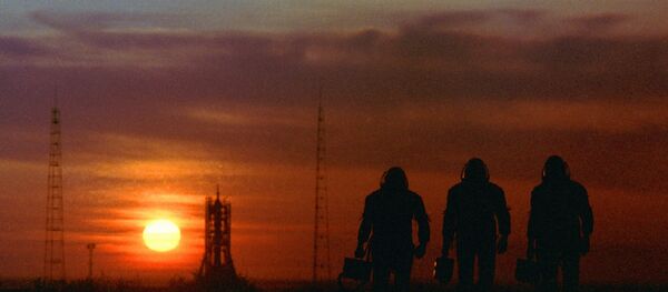 ракета солнце экипаж рассвет старт Космонавты на космодроме Байконур - Sputnik Казахстан