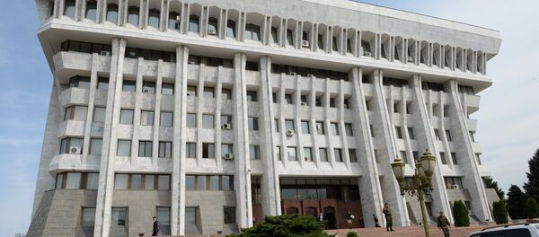 Қырғызстан парламентінің ғимараты, архивтегі фото Қырғызстан парламентінің ғимараты, архивтегі фото - Sputnik Қазақстан