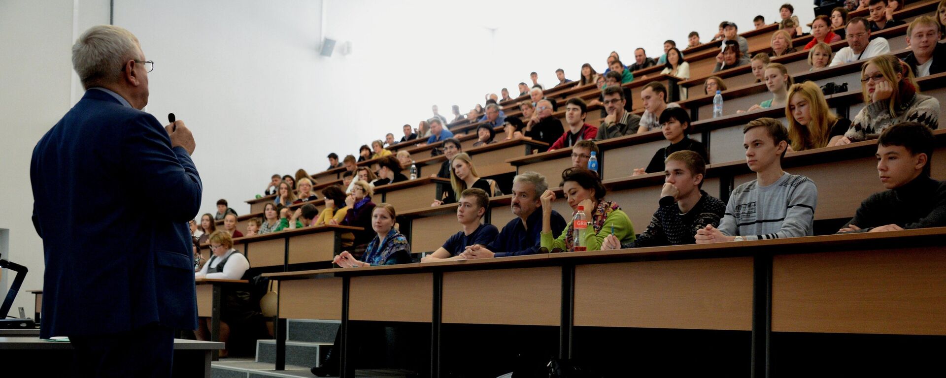Архивное фото студентов в аудитории вуза - Sputnik Казахстан, 1920, 21.11.2023