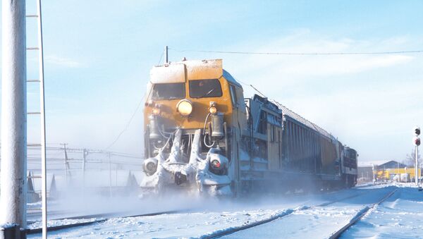 Снегоуборочная техника на железнодорожных путях. Архивное фото - Sputnik Казахстан