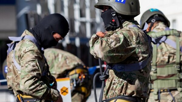 Казахстанские военные во время антитеррористических учений - Sputnik Қазақстан