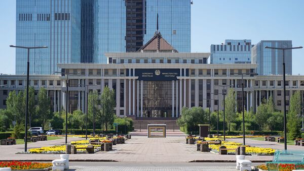 Здание министерства обороны Казахстана в день национального траура  - Sputnik Қазақстан