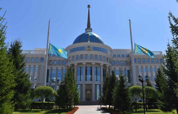 Минута молчания в Казахстане: Токаев почтил память жертв пандемии - видео Минута молчания в Казахстане: Токаев почтил память жертв пандемии - видео - Sputnik Казахстан