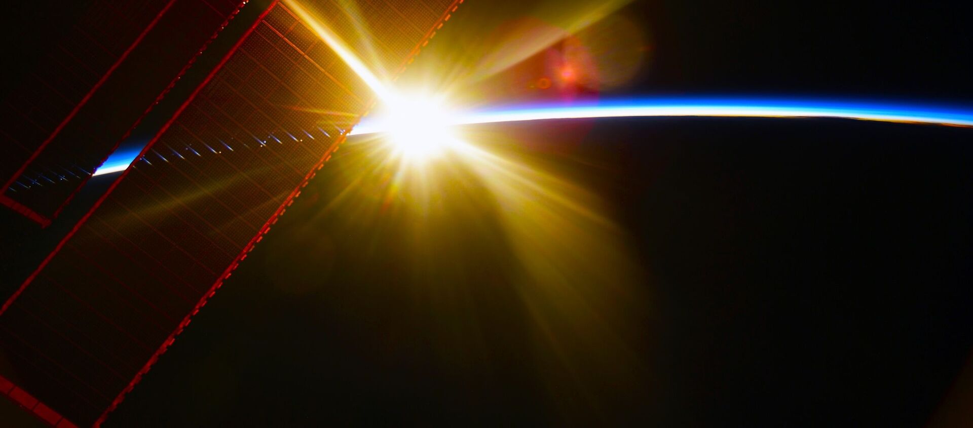 Вид с МКС на рассвет над Землей  - Sputnik Казахстан, 1920, 02.12.2020